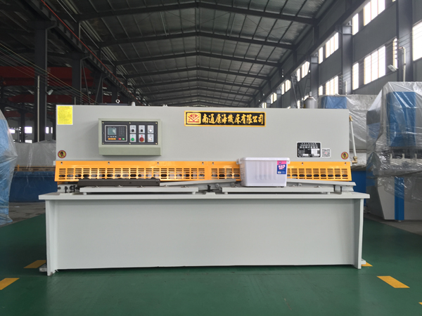 高端(duān)數控剪(jiǎn)闆機